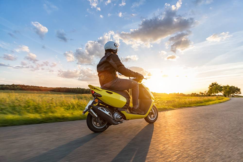 scooter près de Fontcouverte